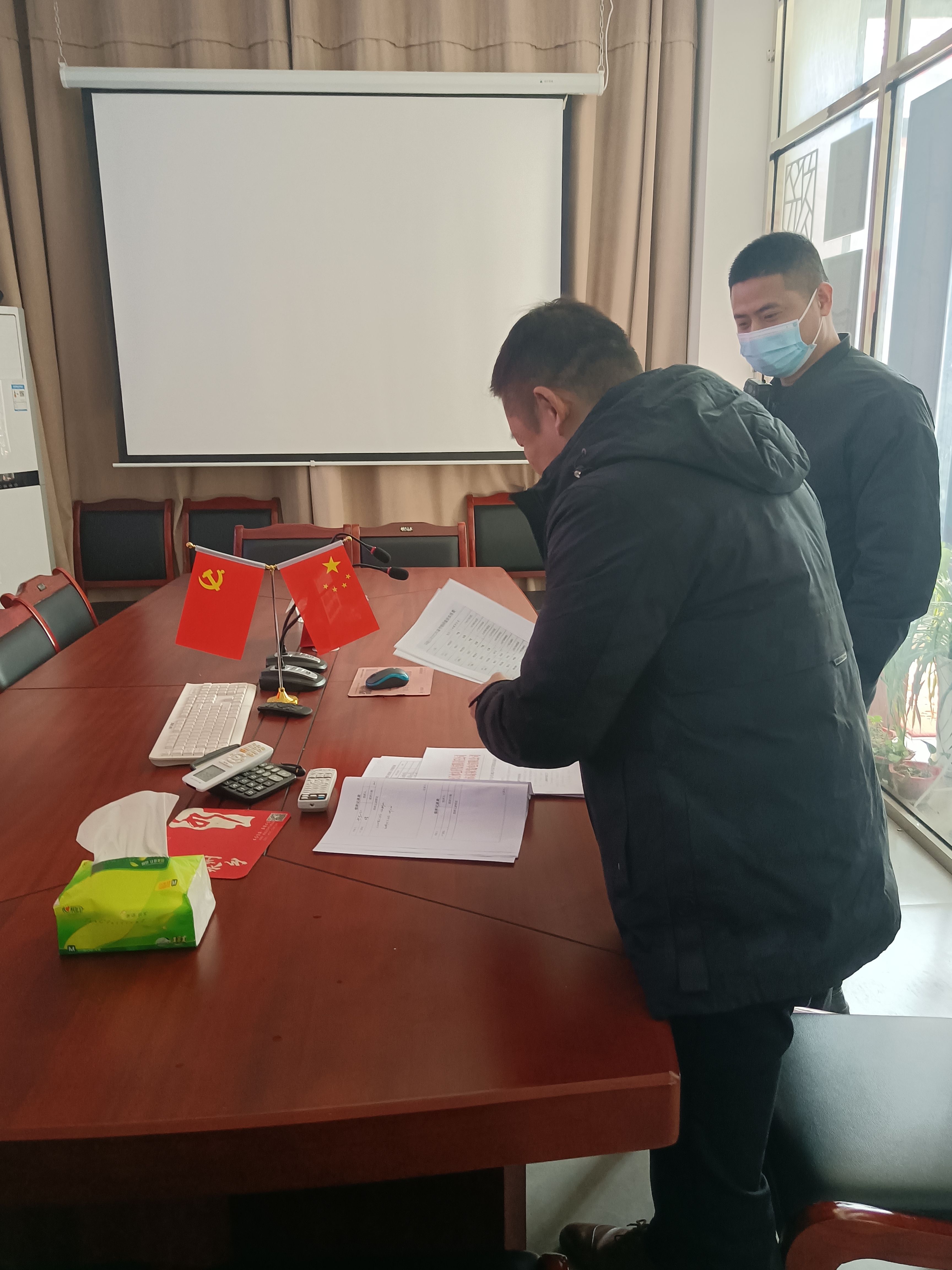 能源公司纪委春节监督“不打烊”明察暗访过“廉”节